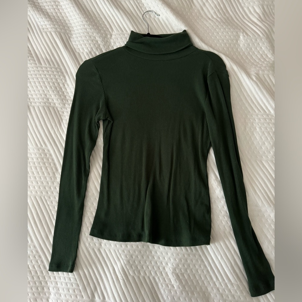 Ribbed Turtleneck Top
